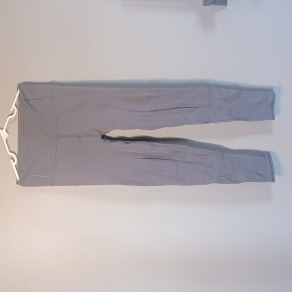Lululemon Gray High-Waisted Athletic Capri Size 6 - Picture 1 of 7